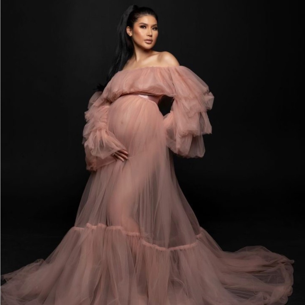 Pink Tulle Maternity Dress. Perfect for photoshoot.
